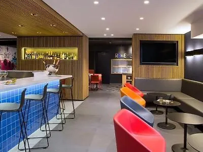 Campanile Paris 12 - Bercy Village 3*,  France