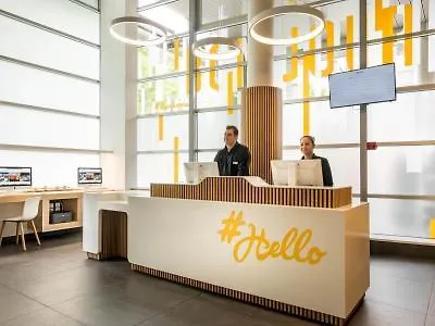 מלון Campanile Paris 12 - Bercy Village