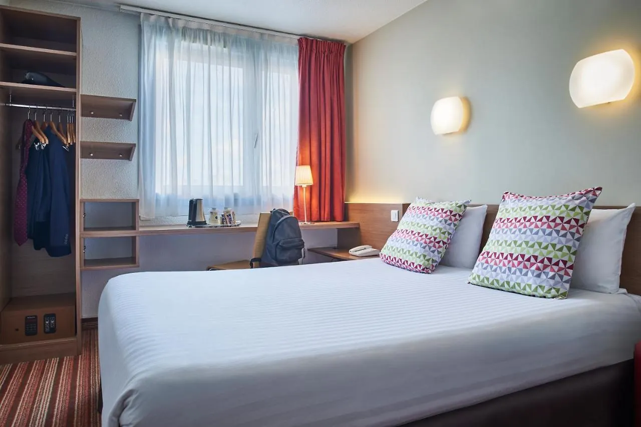 *** מלון Campanile Paris 12 - Bercy Village צרפת
