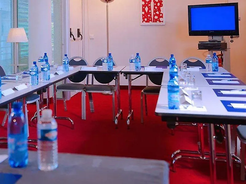 מלון Campanile Paris 12 - Bercy Village